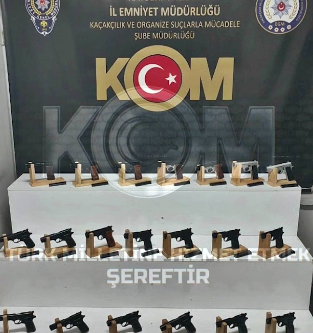 Aracın bagajında onlarcası ele geçirildi: Pes dedirten görüntü! Şüphelinin rahatlığı ve cesareti polisi de şaşırttı 5